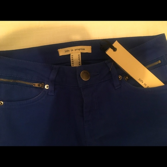 Life In Progress Jeans - Picture 2 of 8